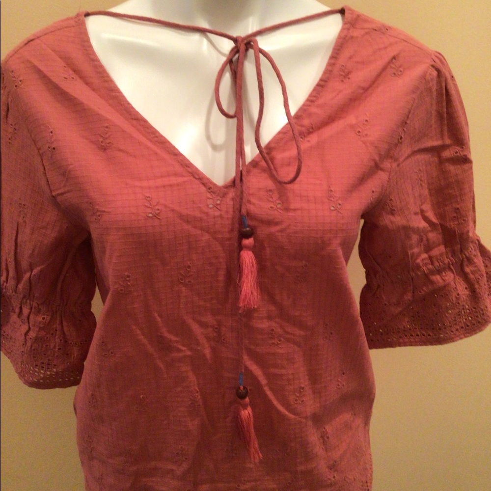 Short sleeves front tasseled tie top